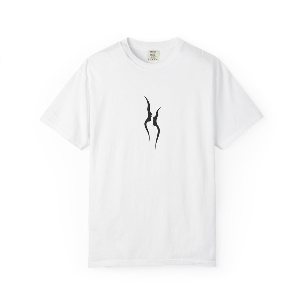 White T-shirt with two facing profiles drawn with long curved lines printed in black on the front.